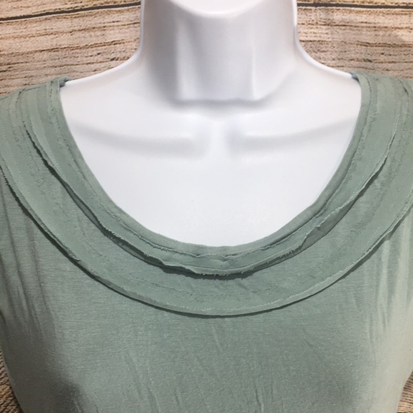 Ann Taylor Petite scalloped neck layered green SP - Picture 2 of 8